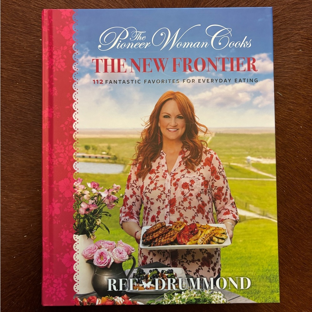 NWOT Pioneer Woman Cookbook